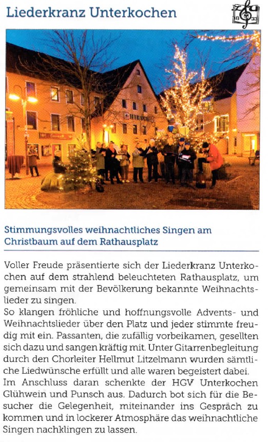 Singen am Weihnachtsbaum